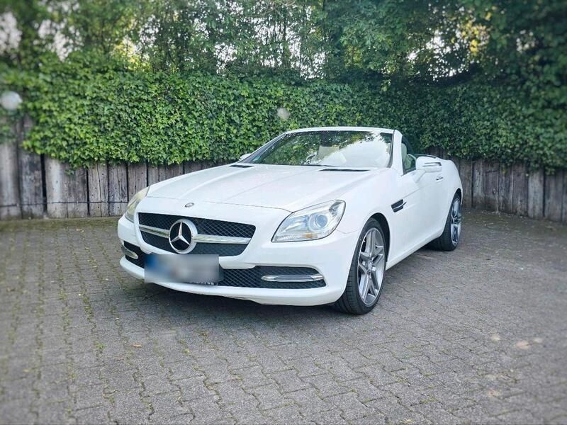 Weiß Gebraucht 2015 Mercedes SLK250 Cabrio | 21.999 € (Fairer Preis) - Bild 1/4