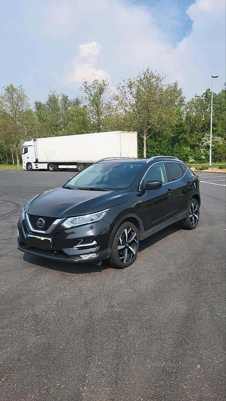 Schwarz Gebraucht 2018 Nissan Qashqai SUV | 14.000 € (Etwas zu teuer) - Bild 1/4