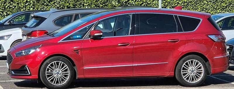 Rot Gebraucht 2021 Ford S-MAX Vignale Van / Kleinbus | 29.990 € (Fairer Preis) - Bild 1/4