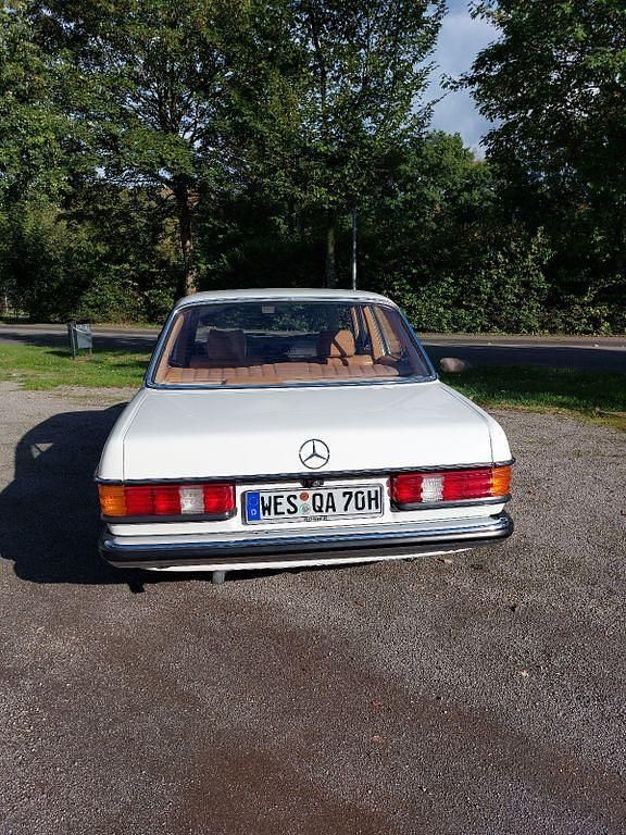 Gebraucht Mercedes 240 72 PS (52 kW) 1980 Weiß Limousine