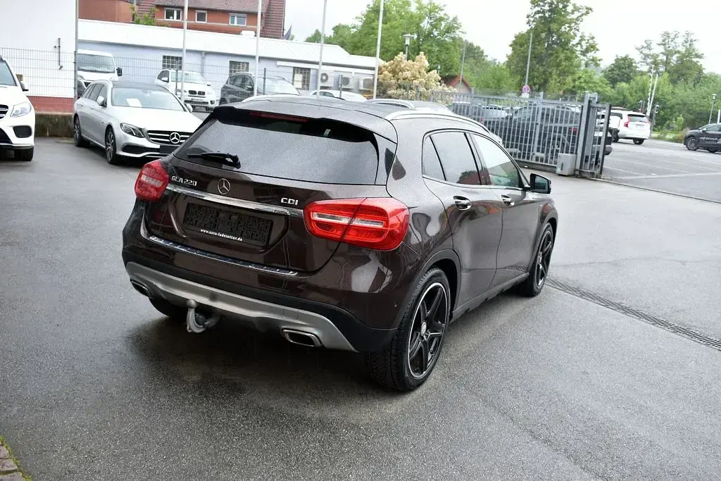 Gebraucht Mercedes GLA220 AMG Edition 1 170 PS (125 kW) 2015 Braun SUV