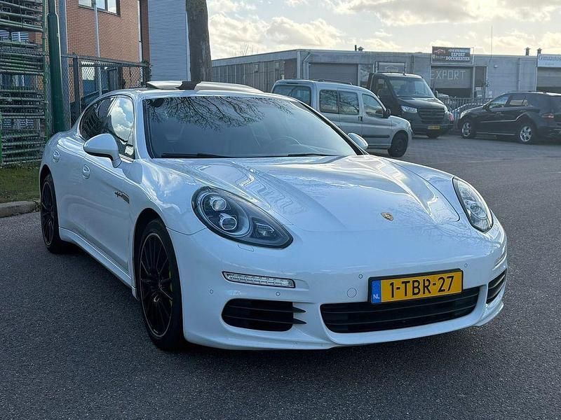 Gebraucht Porsche Panamera 333 PS (244 kW) 2013 Weiß Kleinwagen