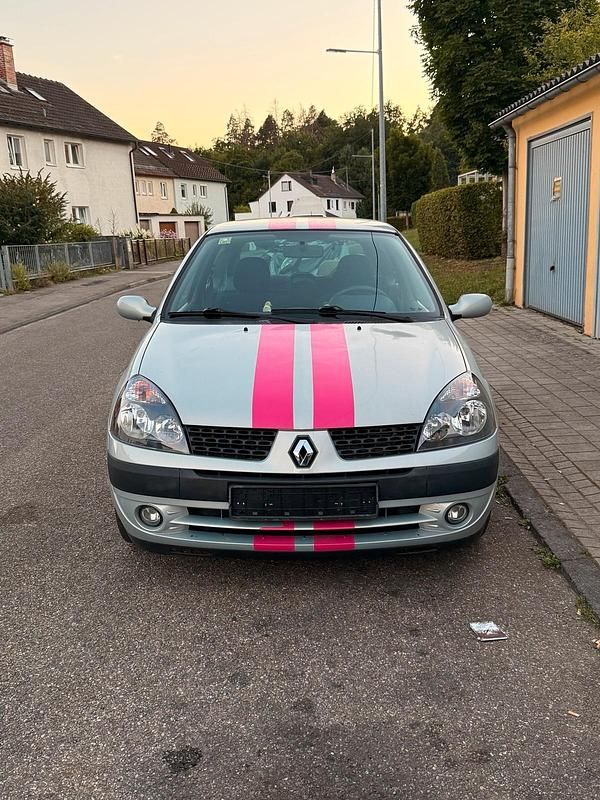 Silber Gebraucht 2003 Renault Clio II Kleinwagen | 695 € (Superpreis) - Bild 1/4