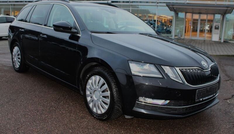 Schwarz Gebraucht 2018 Skoda Octavia Style Kombi | 13.190 € (Fairer Preis) - Bild 1/4