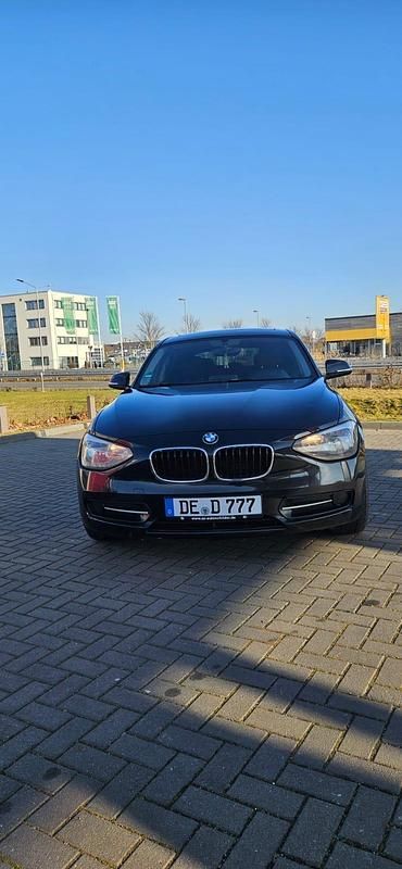 Schwarz Gebraucht 2012 BMW 320 Kombi | 5.700 € (Guter Preis) - Bild 1/4