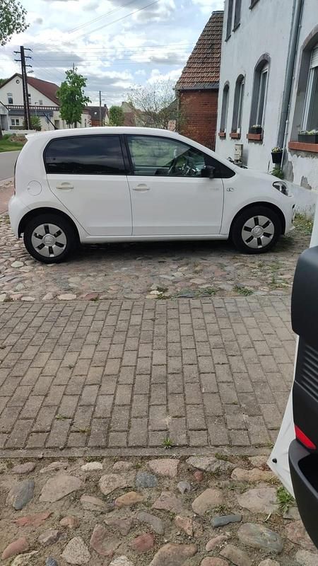 Weiß Gebraucht 2014 VW up! Edition Kleinwagen | 8.000 € - Bild 1/4