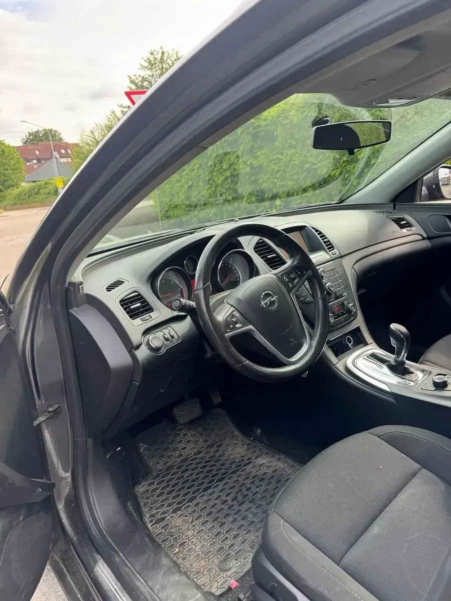 Gebraucht Opel Insignia 140 PS (102 kW) 2009 Grau Kombi