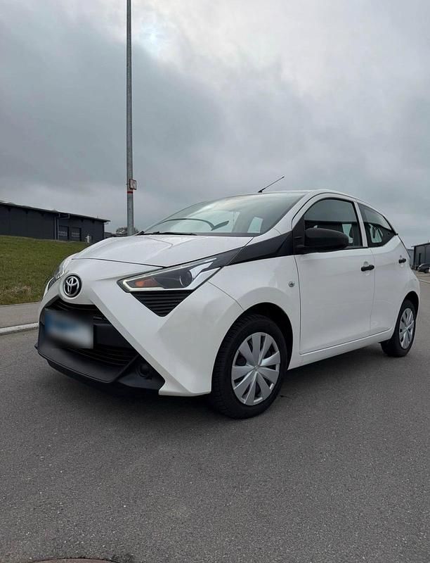 Gebraucht Toyota Aygo 72 PS (52 kW) 2020 Weiß Kleinwagen
