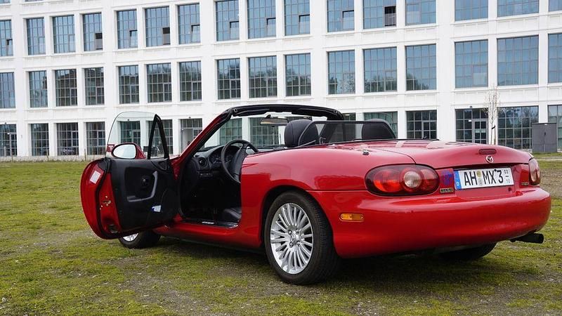Gebraucht Mazda MX5 110 PS (80 kW) 1998 Rot Cabrio