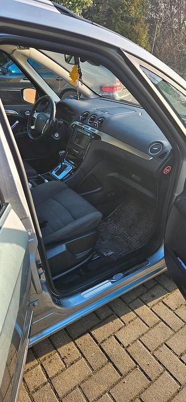 Gebraucht Ford Galaxy Titanium 163 PS (119 kW) 2012 Silber Van / Kleinbus