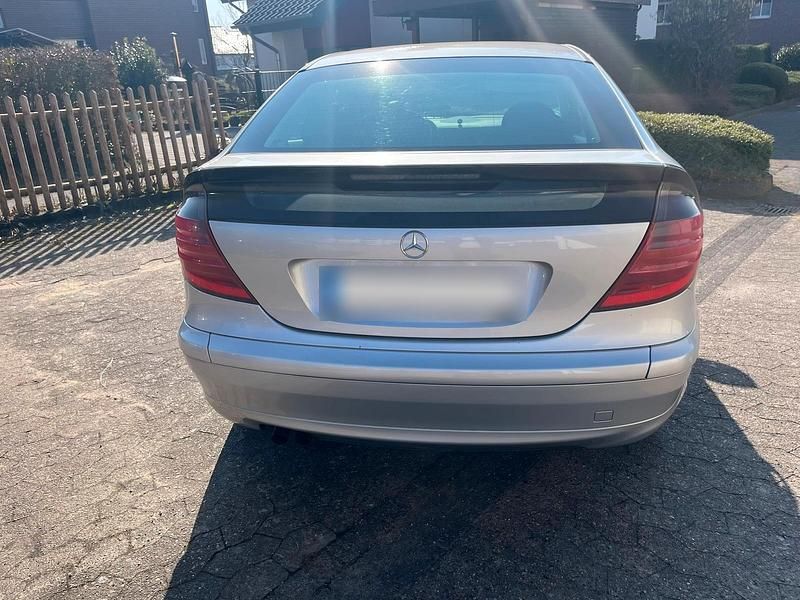 Gebraucht Mercedes C180 143 PS (105 kW) 2003 Silber Coupé