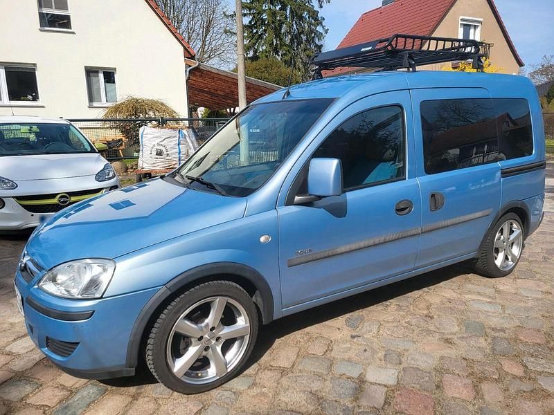Gebraucht Opel Combo 87 PS (63 kW) 2004 Blau Van / Kleinbus