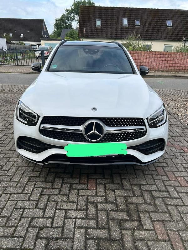 Gebraucht Mercedes GLC200 AMG line 197 PS (144 kW) 2020 Weiß SUV