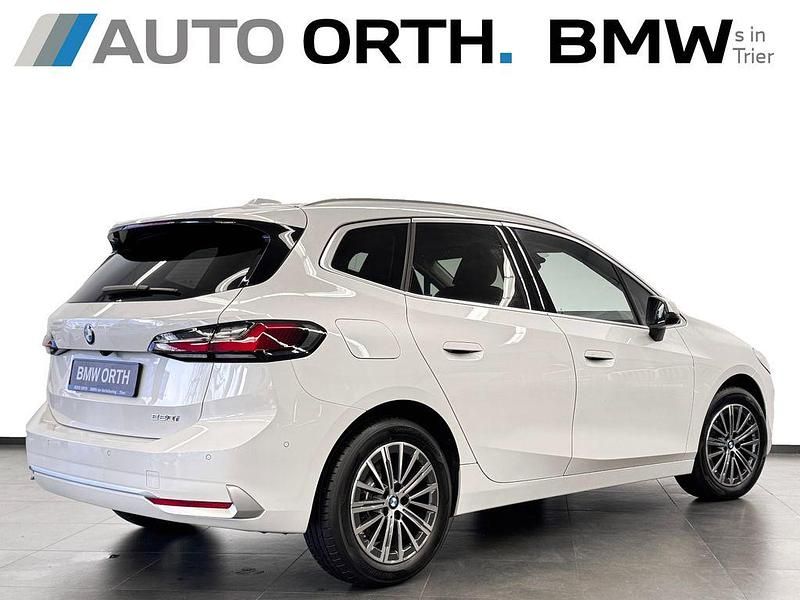 Gebraucht BMW 220 Active Tourer Luxury Line 170 PS (125 kW) 2022 Weiß Van / Kleinbus