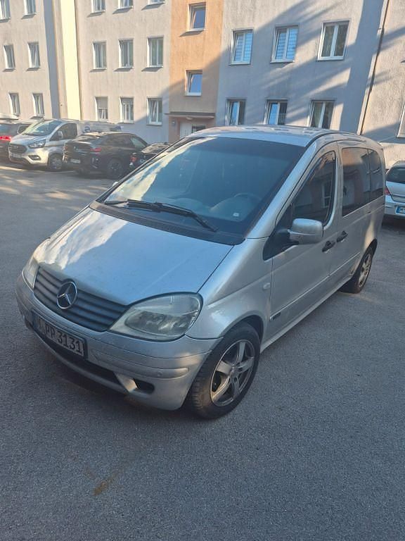 Silber Gebraucht 2003 Mercedes Vaneo Van / Kleinbus | 2.000 € (Fairer Preis) - Bild 1/4