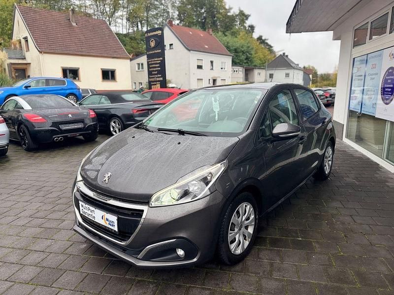 Gebraucht Peugeot 208 Active 82 PS (60 kW) 2018 Grau Kleinwagen