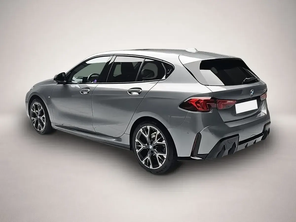 Gebraucht BMW 120 M Sport 163 PS (119 kW) 2025 Grau Kleinwagen