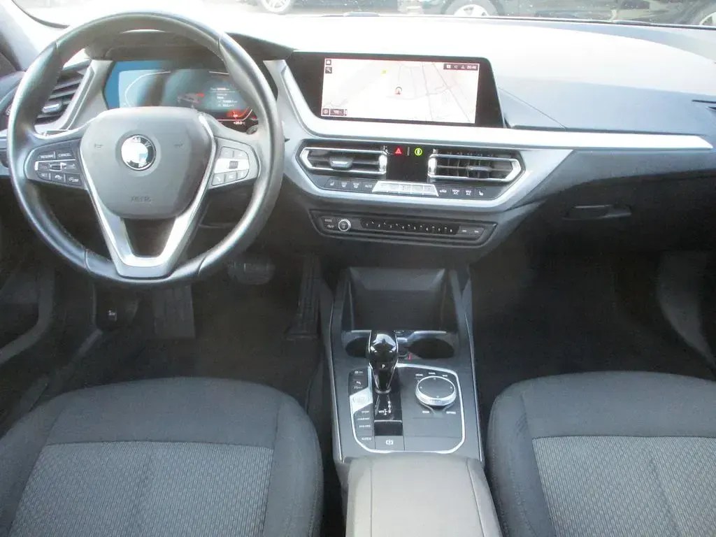 Gebraucht BMW 118 150 PS (110 kW) 2021 Silber Limousine