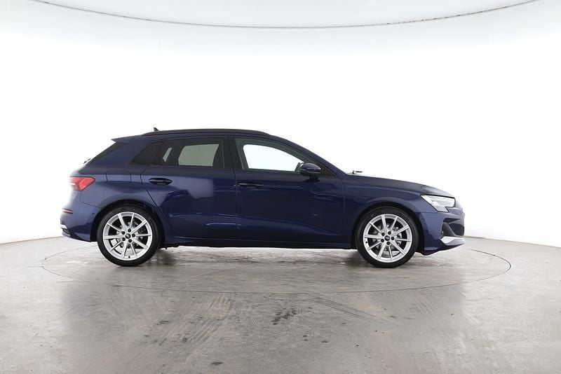 Second-hand Audi A3 Advanced 116 CP (85 kW) 2024 Albastru Berlinǎ