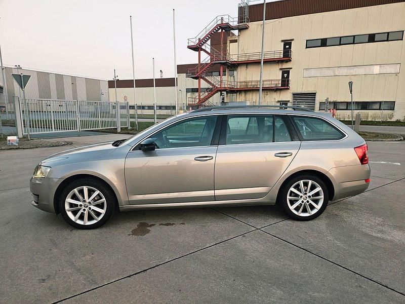 Gebraucht Skoda Octavia Elegance 179 PS (131 kW) 2013 Beige Kombi