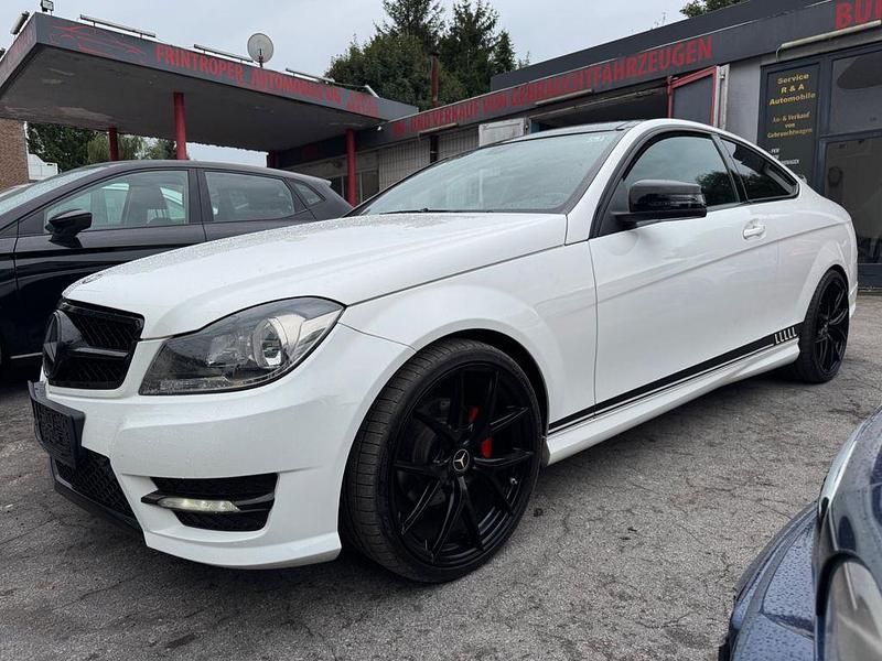 Weiß Gebraucht 2013 Mercedes C250 AMG line Coupé | 12.700 € (Guter Preis) - Bild 1/4