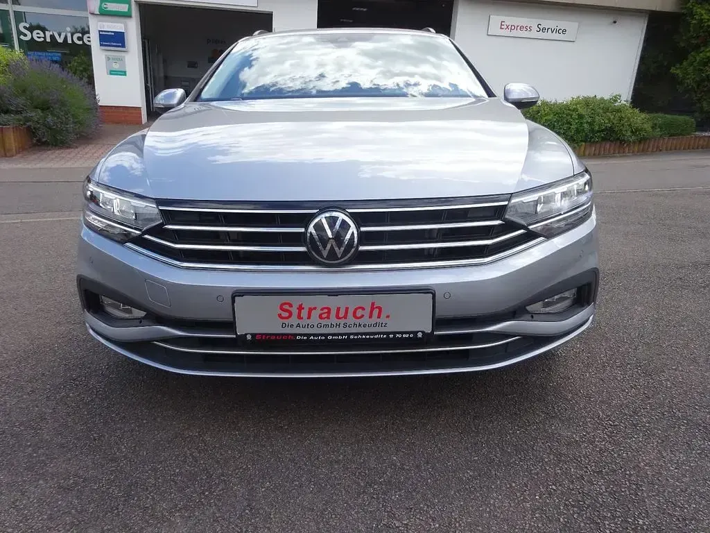 Gebraucht VW Passat Business 150 PS (110 kW) 2022 Pyritsilber metallic Kombi