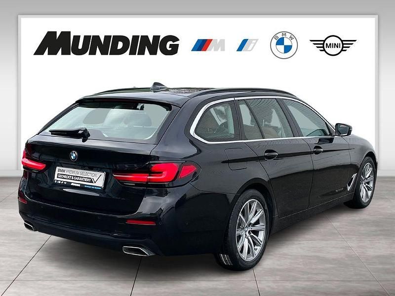 Gebraucht BMW 520 190 PS (139 kW) 2023 Schwarz Kombi