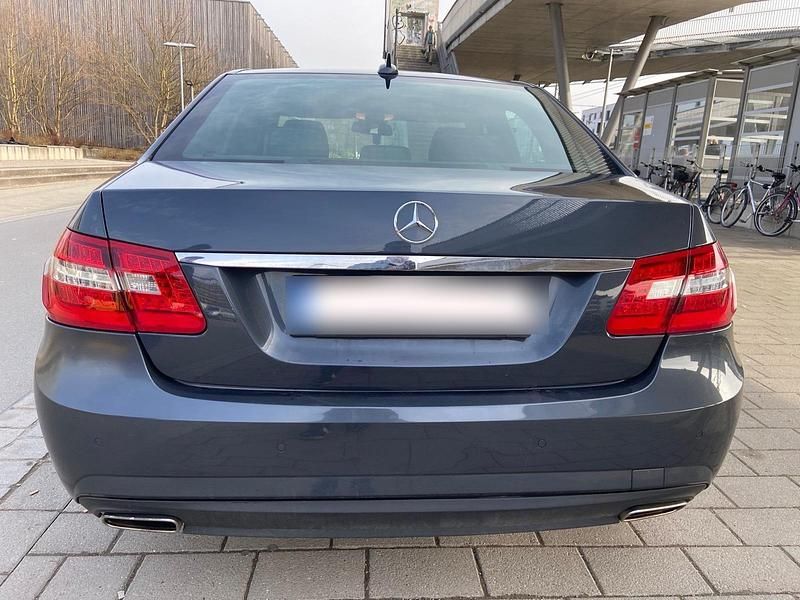 Gebraucht Mercedes E220 AMG 170 PS (125 kW) 2011 Grau Limousine