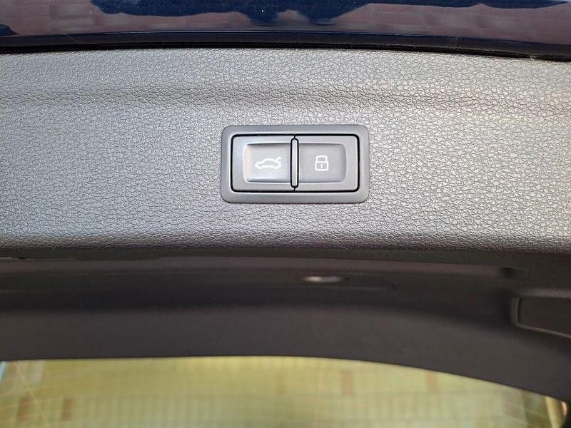 Gebraucht Audi Q3 S-Line 190 PS (139 kW) 2022 Blau SUV