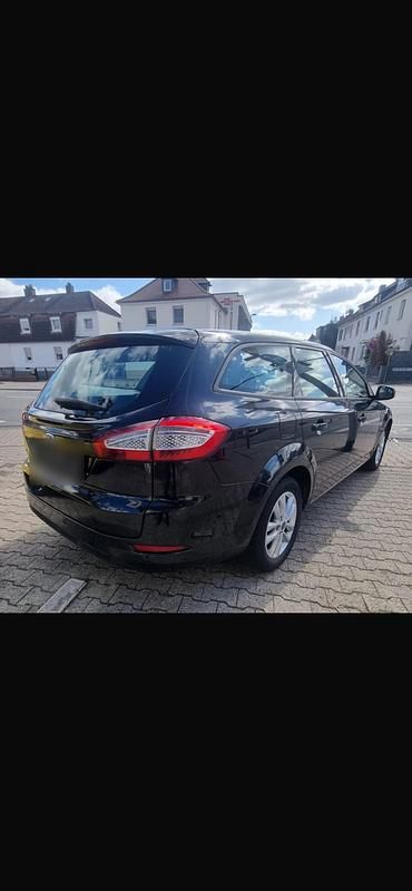 Gebraucht Ford Mondeo 140 PS (102 kW) 2013 Schwarz Kombi