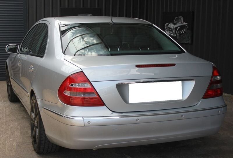 Gebraucht Mercedes E240 177 PS (130 kW) 2004 Silber Limousine