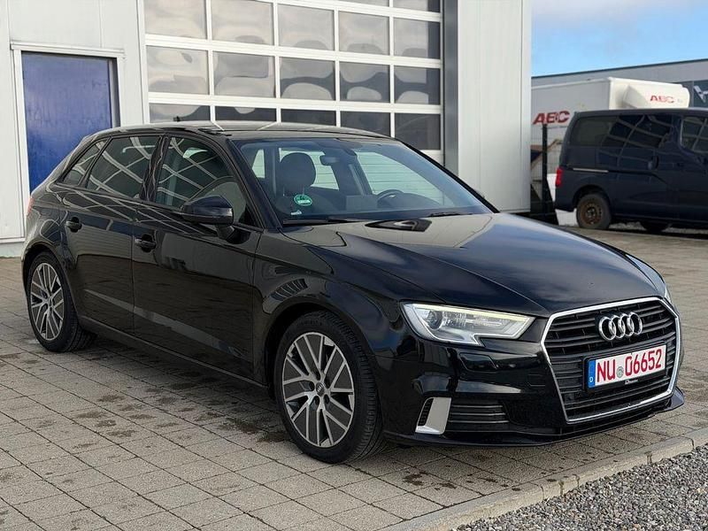 Używany Audi A3 Sport 110 KM (80 kW) 2016 Czarny Sedan/Limuzyna