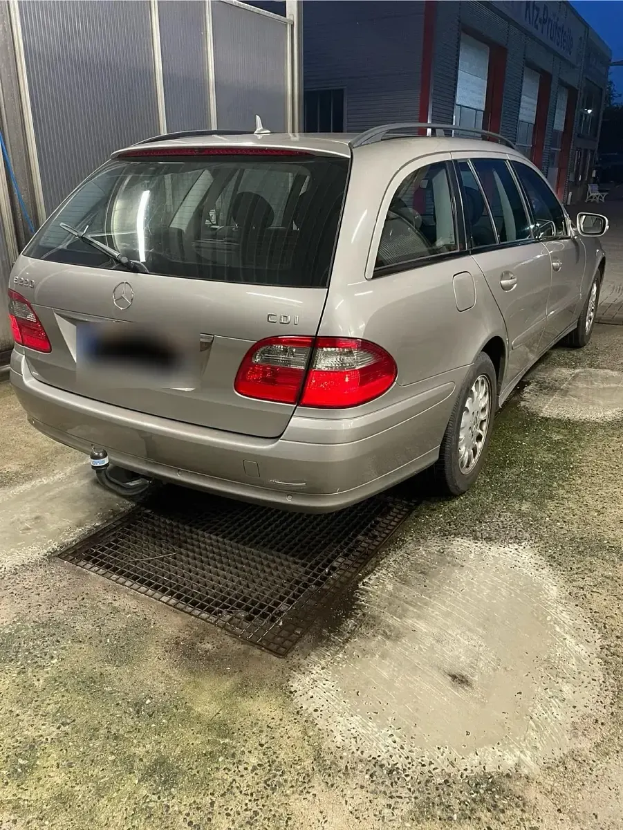 Gebraucht Mercedes E220 170 PS (125 kW) 2008 Grau Kombi