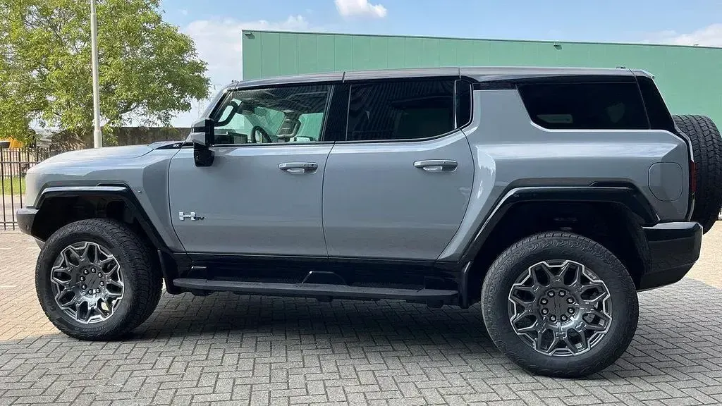 Neu GMC Hummer EV 619 kW (842 PS) 2026 Grau SUV