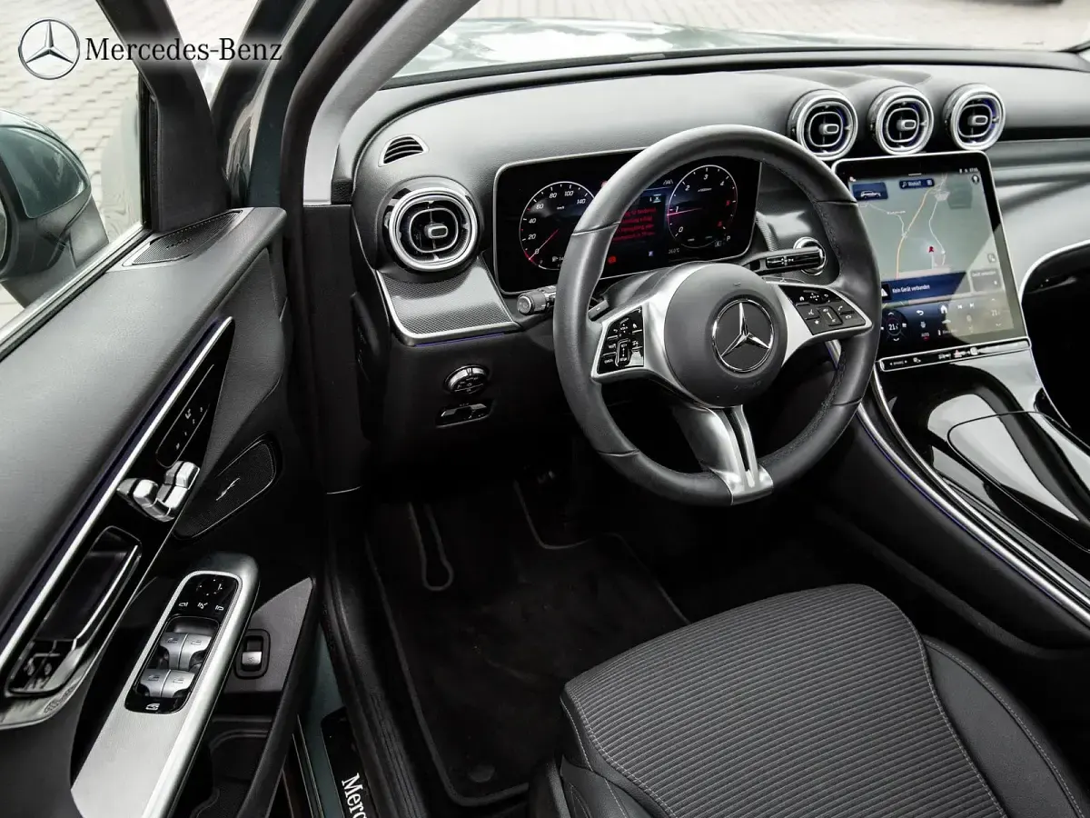 Gebraucht Mercedes GLC220 Avantgarde 197 PS (144 kW) 2025 Metalliclack verdesilber SUV