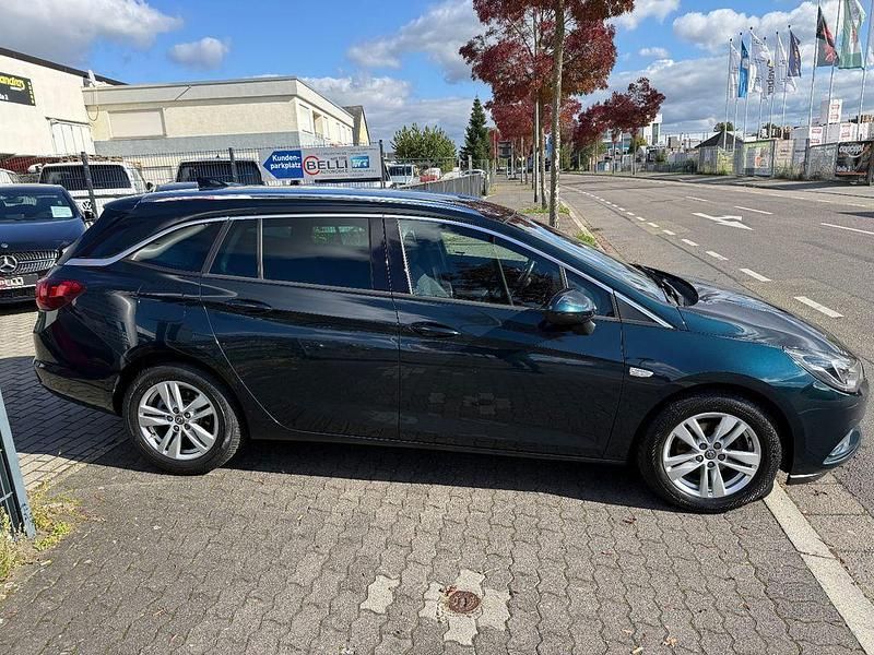 Gebraucht Opel Astra Dynamic 110 PS (80 kW) 2016 Grün Kombi