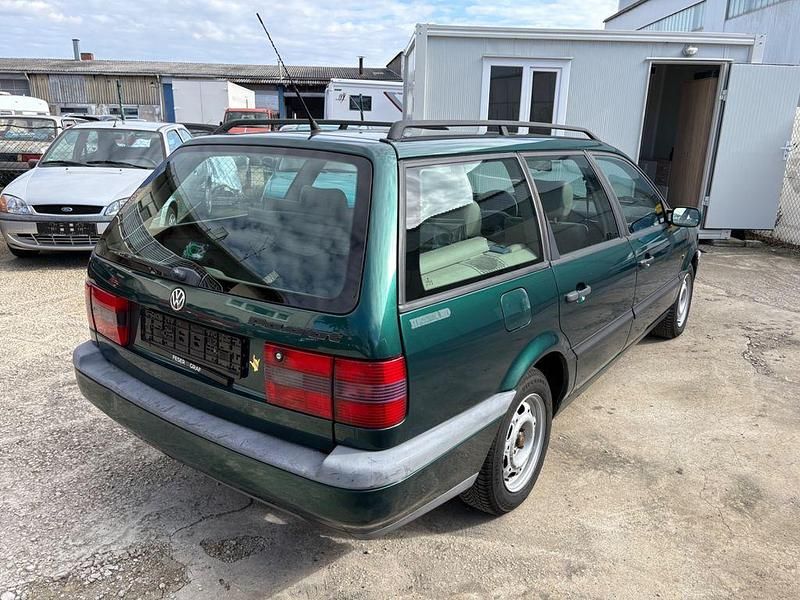 Gebraucht VW Passat S 116 PS (85 kW) 1995 Grün Kombi
