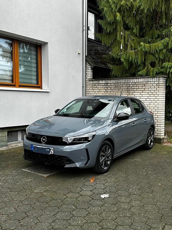 Grau Gebraucht 2024 Opel Corsa Kleinwagen | 16.750 € (Fairer Preis) - Bild 1/1