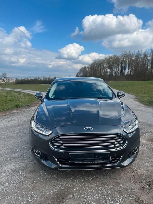 Gebraucht Ford Mondeo 190 PS (139 kW) 2016 Grau Limousine