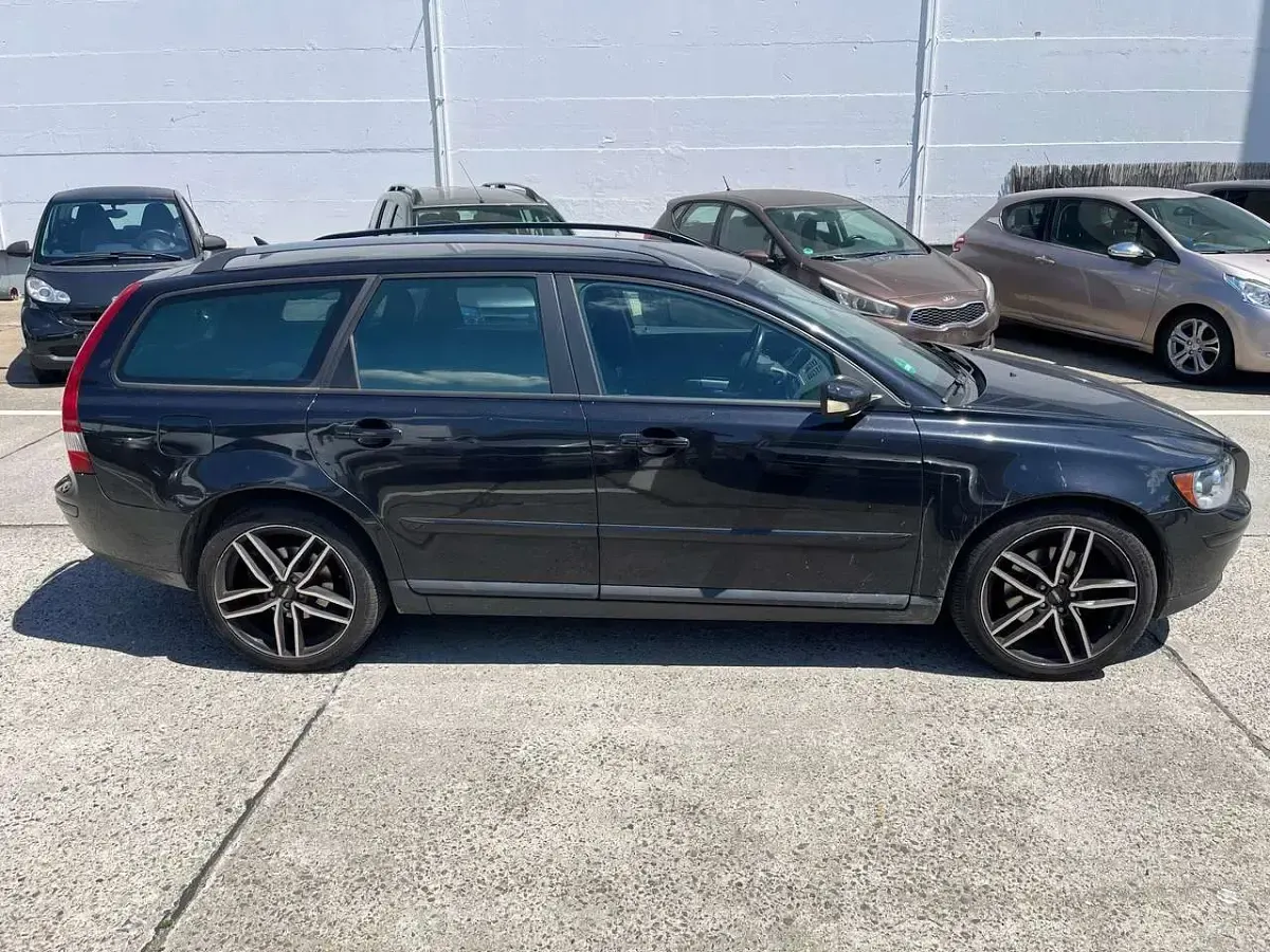 Gebraucht Volvo V50 Momentum 140 PS (102 kW) 2004 Schwarz Kombi