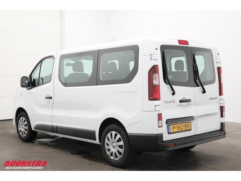 Gebraucht Renault Trafic Expression 97 PS (71 kW) 2017 Weiß Van / Kleinbus
