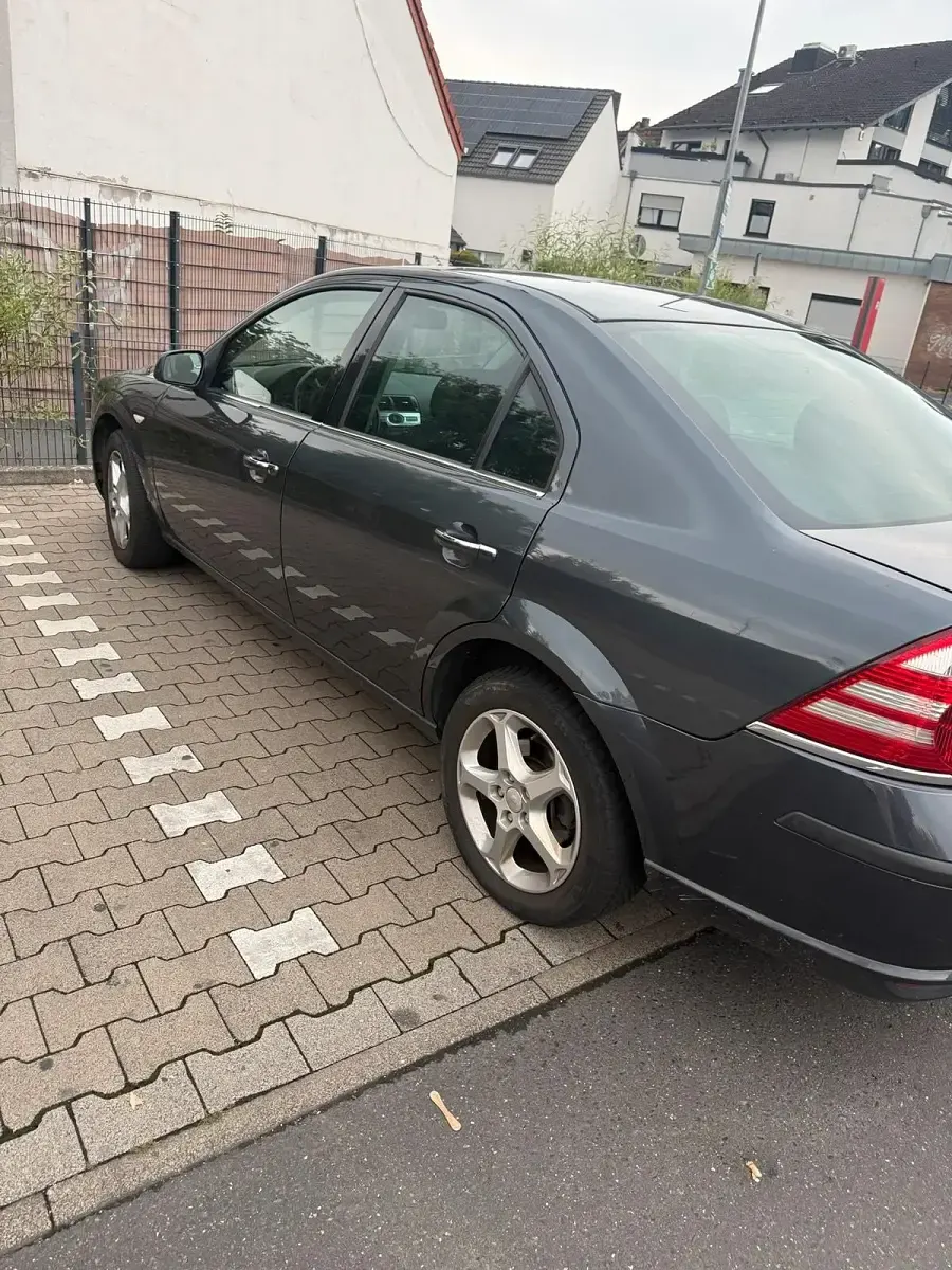 Gebraucht Ford Mondeo 133 PS (97 kW) 2006 Grau Limousine