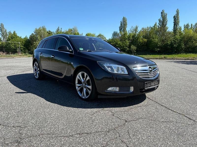Gebraucht Opel Insignia 160 PS (117 kW) 2013 Schwarz Limousine