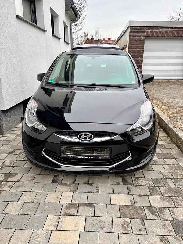 Gebraucht Hyundai ix20 90 PS (66 kW) 2014 Schwarz Kleinwagen