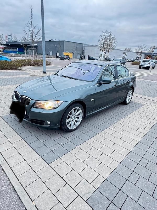 Gebraucht BMW 330 245 PS (180 kW) 2009 Grau Limousine