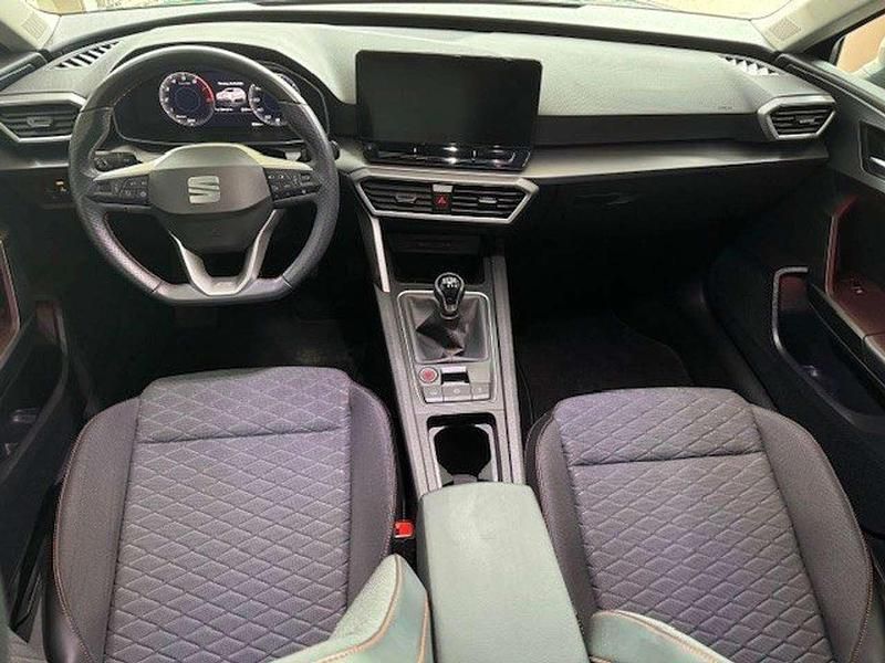 Gebraucht Seat Leon FR 131 PS (96 kW) 2022 Mitternachtsschwarz Kleinwagen