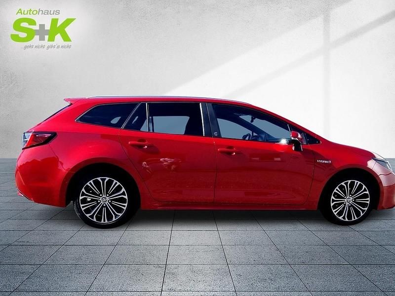 Gebraucht Toyota Corolla Team 122 PS (89 kW) 2020 Karminarot metallic (rot) Kombi