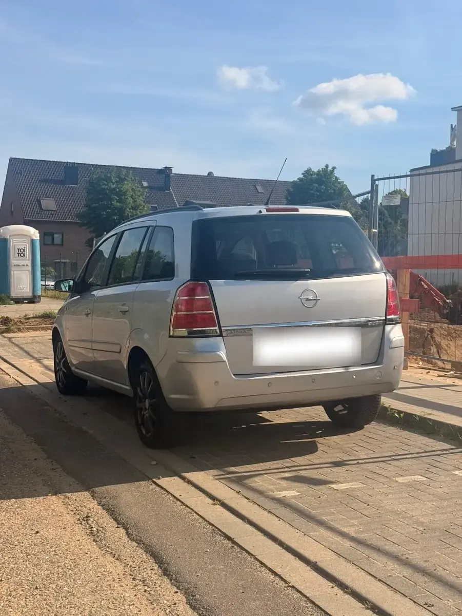 Gebraucht Opel Zafira Eco 90 PS (66 kW) 2009 Grau Van / Kleinbus