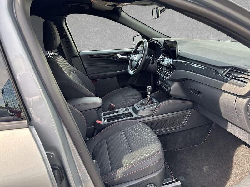 Gebraucht Ford Kuga ST-Line 151 PS (111 kW) 2021 Silver (metallic) SUV