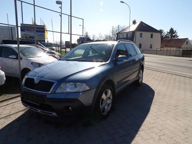 Satin grau mettalic Gebraucht 2008 Skoda Octavia Scout Scout 4x4 Kombi | 7.800 € - Bild 1/4